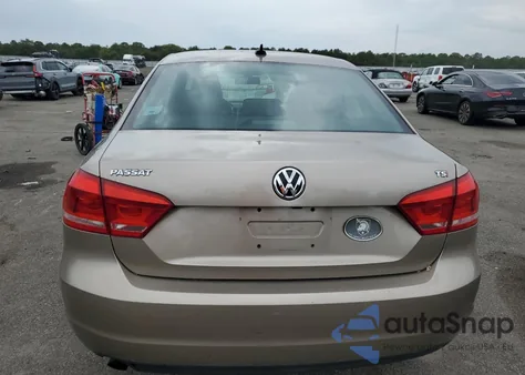 2015 Volkswagen Passat S из США, поврежденный, VIN 1VWAT7A35FC110544